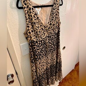 Talbots Pure Silk Leopard Print Tiered Sleeveless V-Neck Midi Sundress. Size 14.